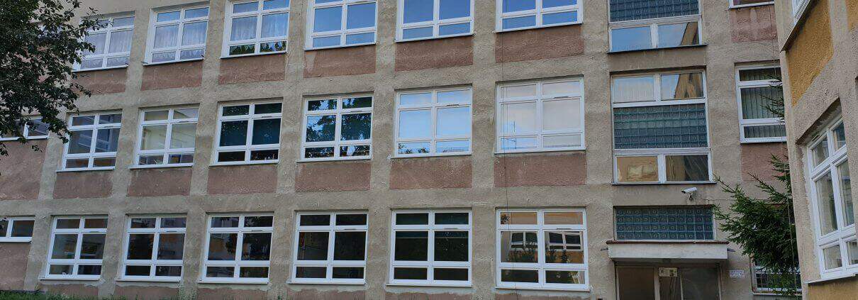 zdjęcie budynku szkoły opinia ornitologiczna